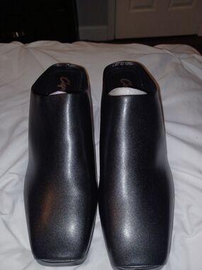 Cape Robbin Black Slip-On Mules